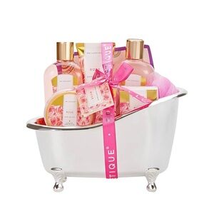 Spa Luxetique 8 Piece Rose Gift Basket